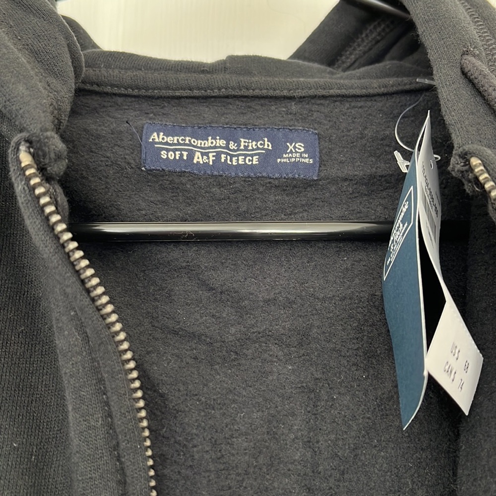 NWT Abercrombie & Fitch Black Zip Up Hoodie - Picture 4 of 5